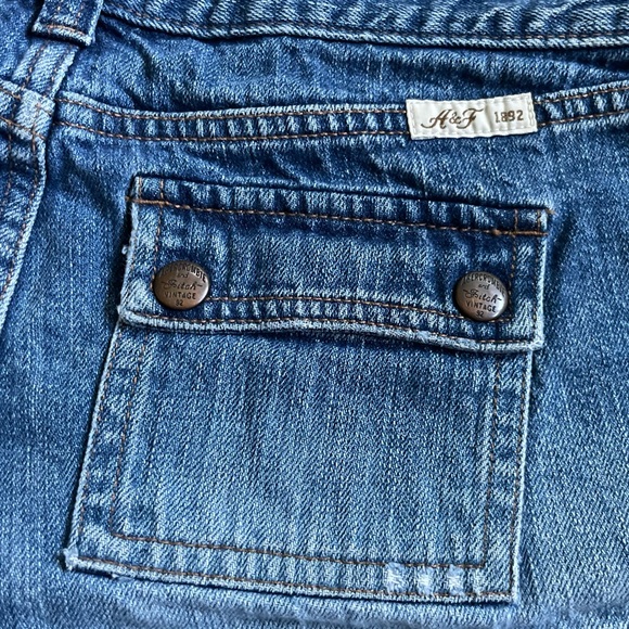 Abercrombie & Fitch Women’s Denim Shorts, Size 2 - Picture 3 of 4